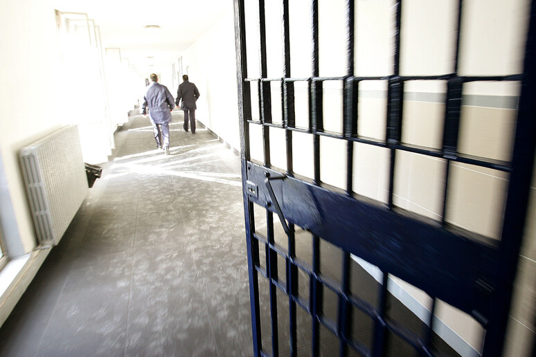 Suicidi in carcere, “è emergenza”