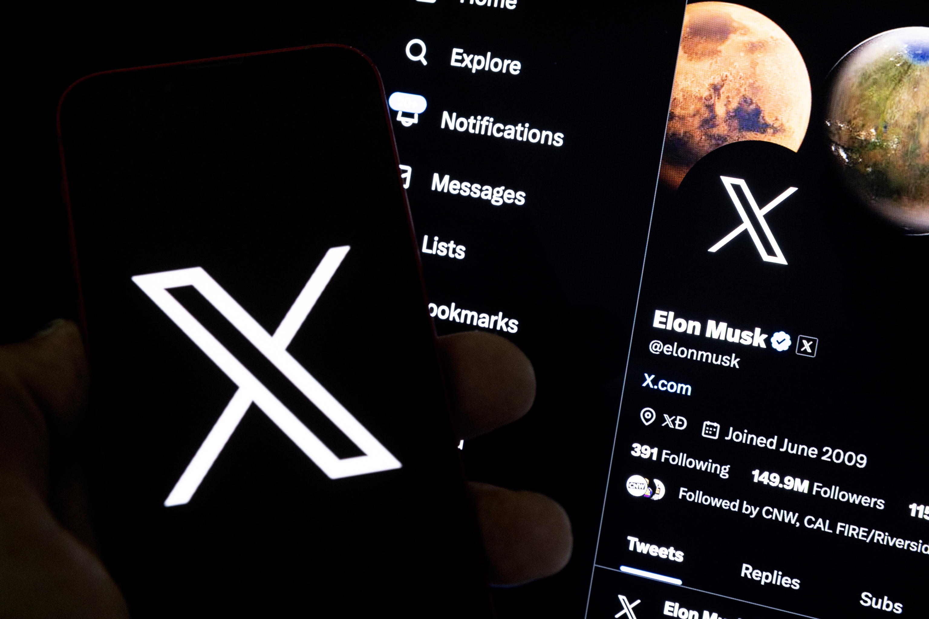 Fuga da X, ma è il social network più scaricato