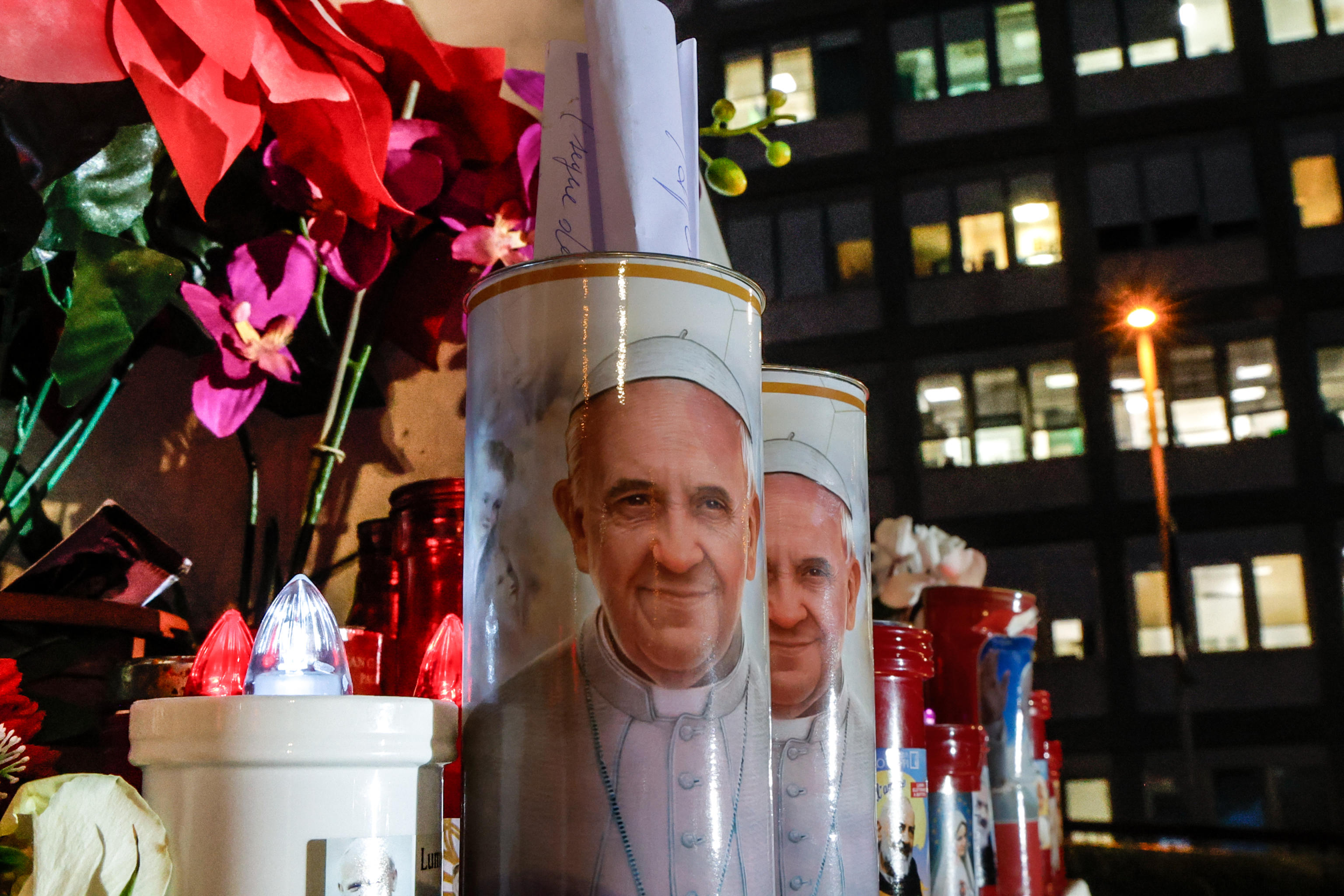Le condizioni, ancora critiche, di Papa Francesco