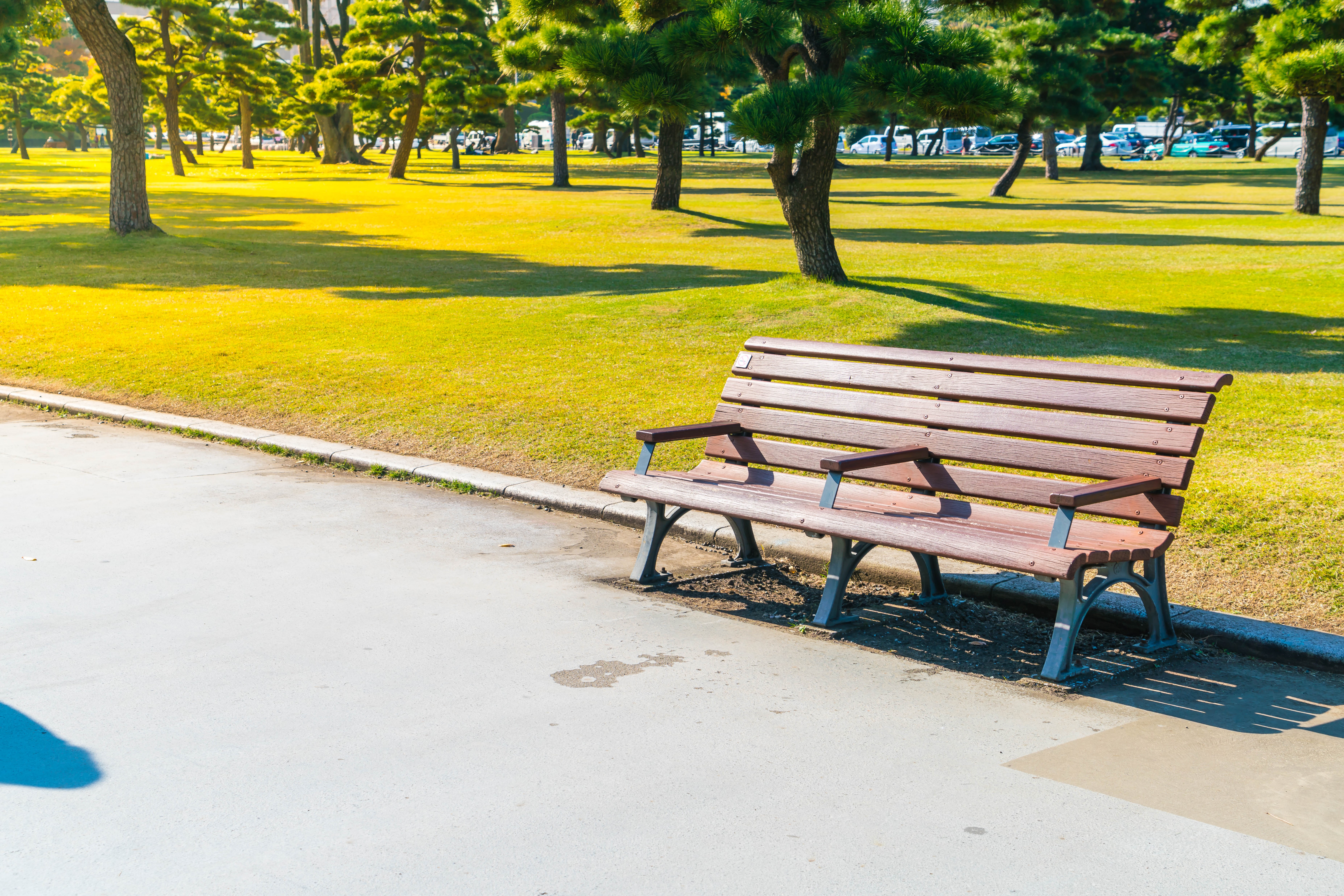 Come arredare un parco pubblico e creare uno spazio di comunità