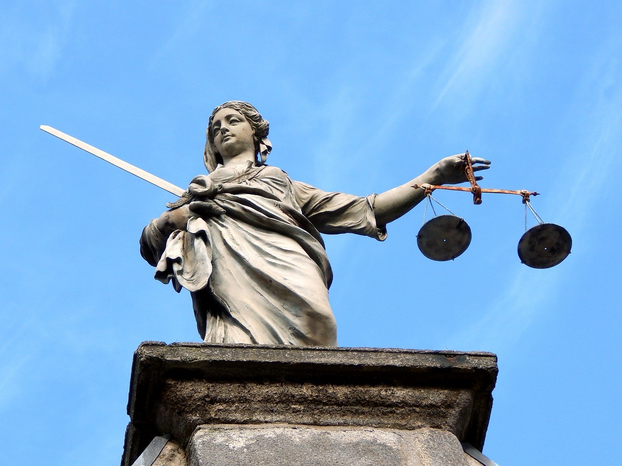 Garlasco, la zanzara del Nilo e la guerra: ma la giustizia sociale?