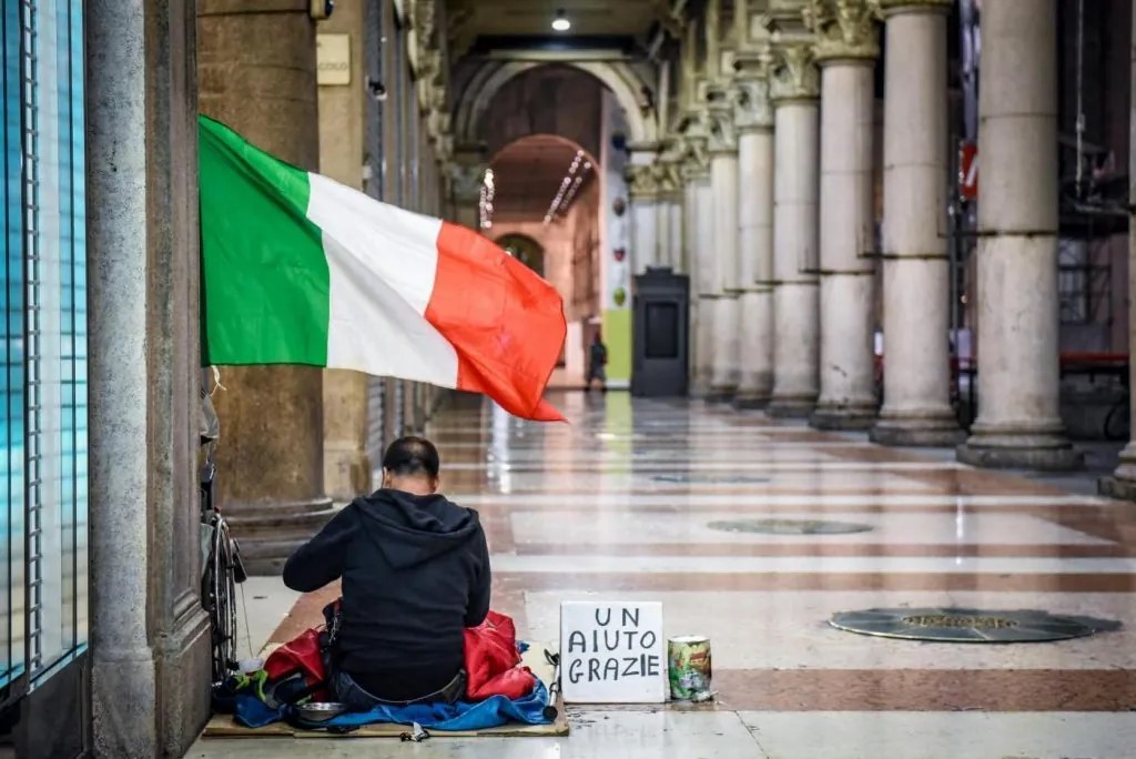 Suicidi e omicidi per povertà, ma lo spettro non desta il potere