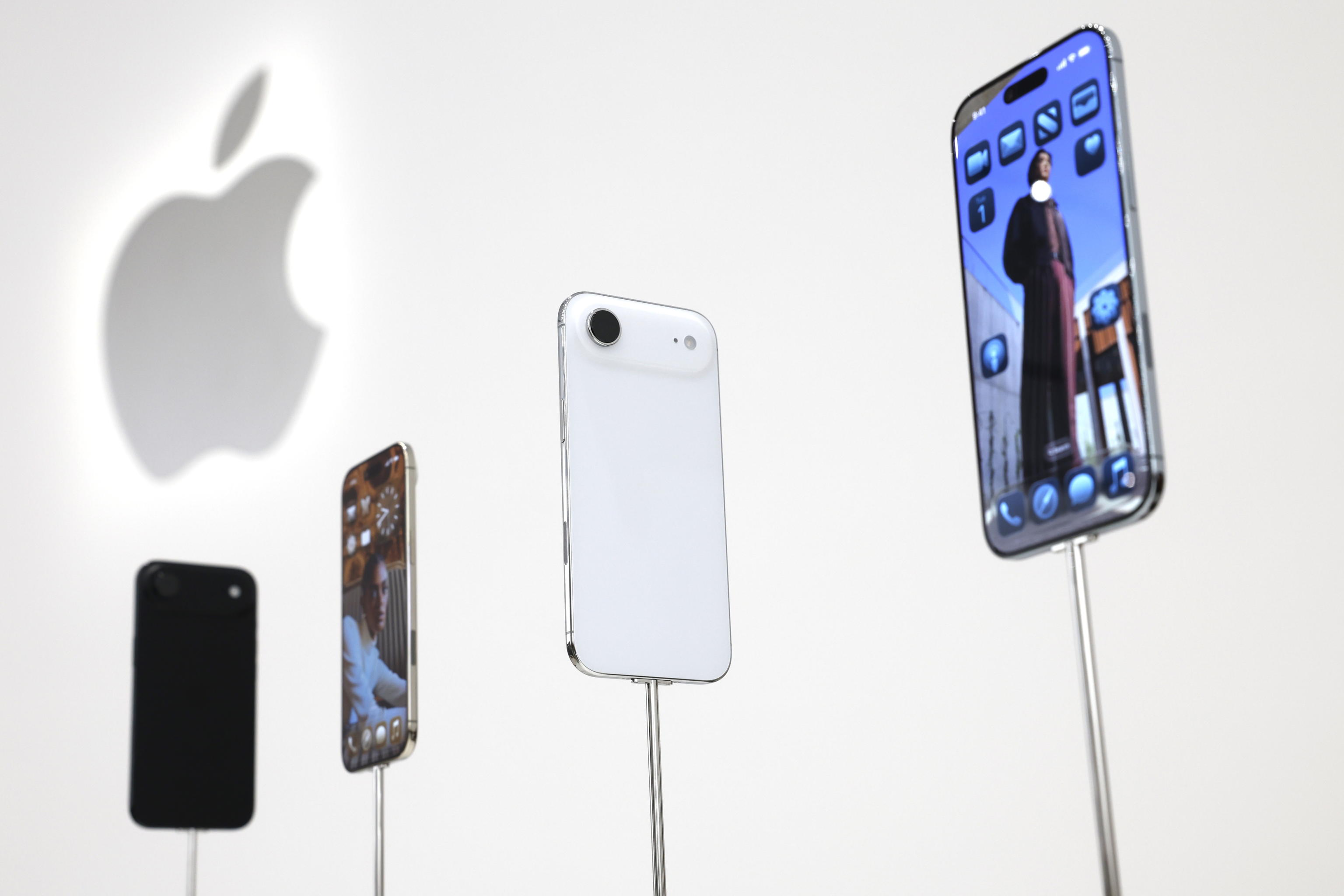 Apple studia nuove funzioni satellitari per l’iPhone