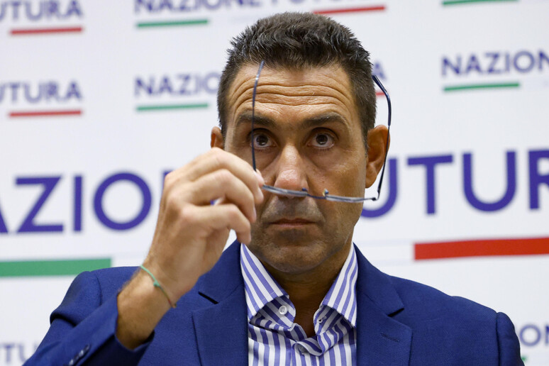 Adelante con juicio su Roberto Vannacci