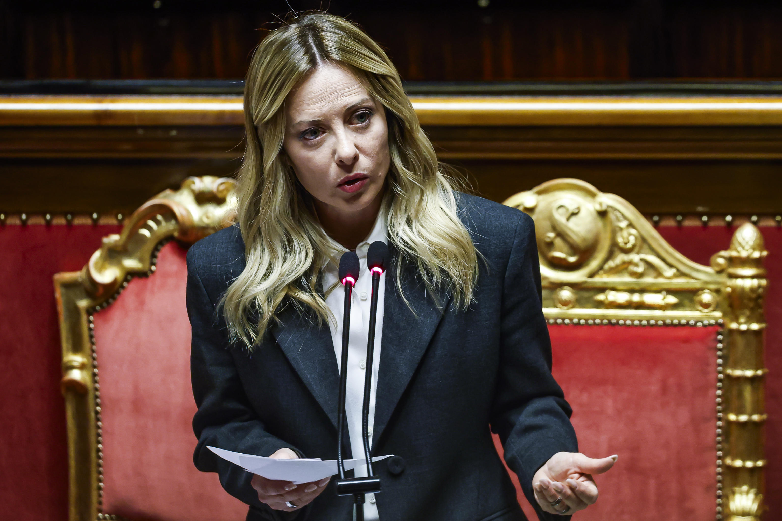 Camera, Meloni sfida le opposizioni: “Né dimissioni né rimpasto”