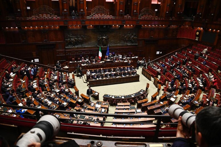 Il salario non si decreta